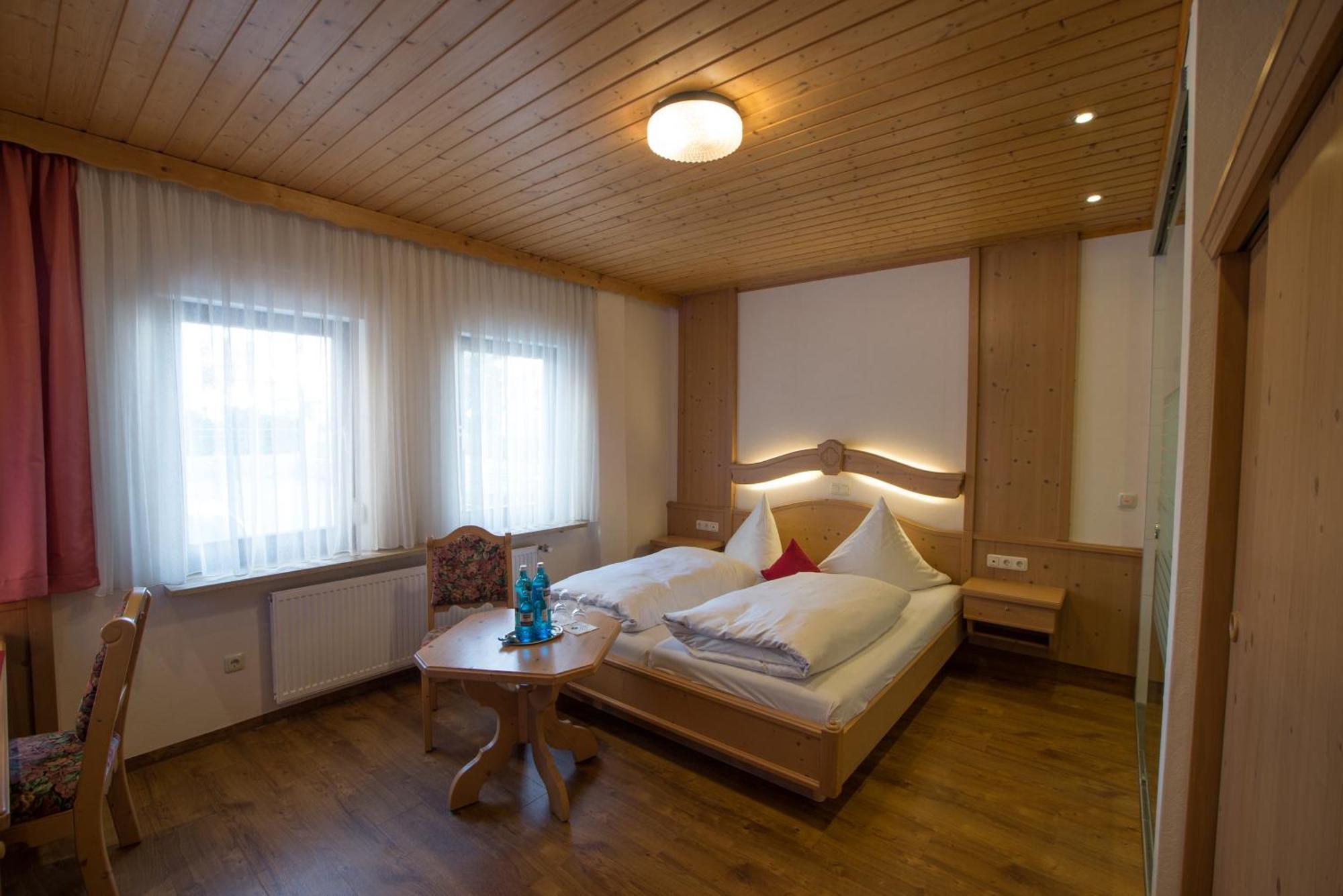 Hotel-gasthof Weisses Ross 3* Schwaig bei Nurnberg