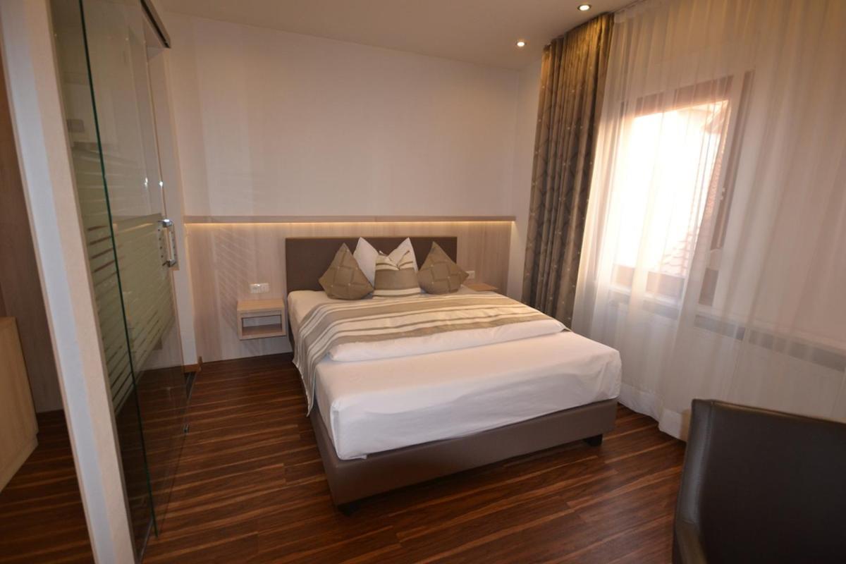 Hotel-gasthof Weisses Ross Gasthuis Schwaig bei Nürnberg